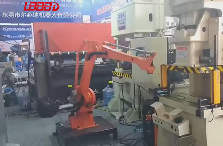 爾必地上下料機器人機床上下料應用案例視頻